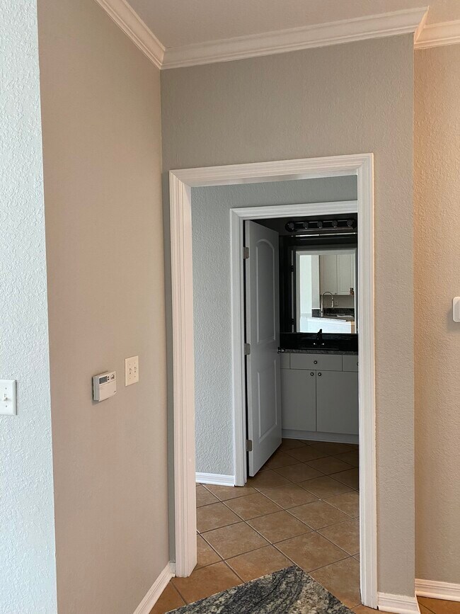 Building Photo - 4221 W Spruce St