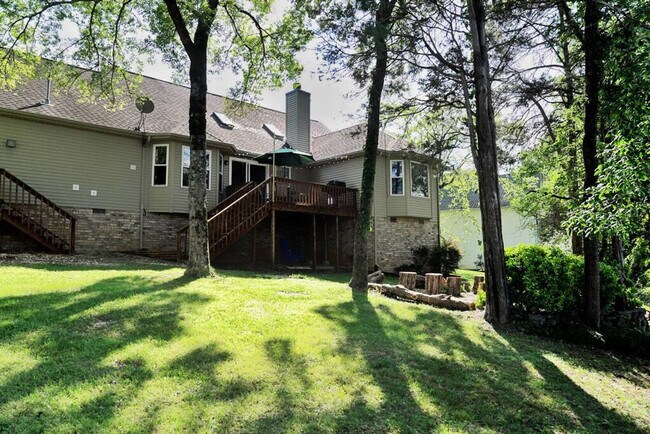 Building Photo - 612 Knollwood Dr