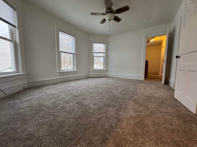 Building Photo - 122 North St