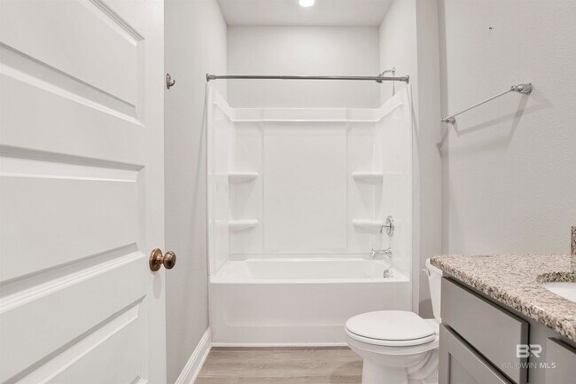 Building Photo - 390 Gemini St