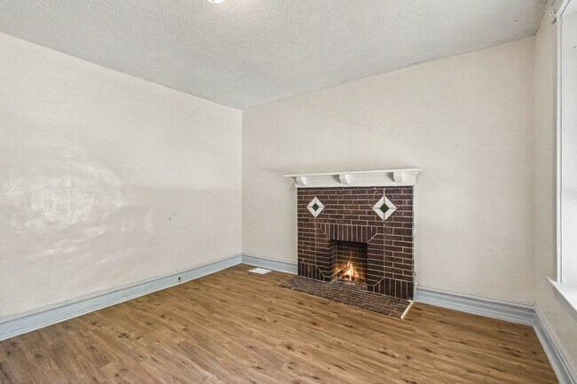 Building Photo - 3630 Hydraulic Ave