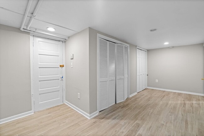 Building Photo - 3 Bed 3 Bath - Bethesda Colonial - Move-In...
