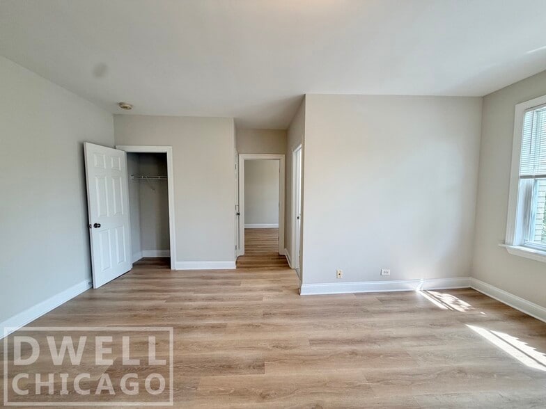 Building Photo - 2610 N Kimball Ave
