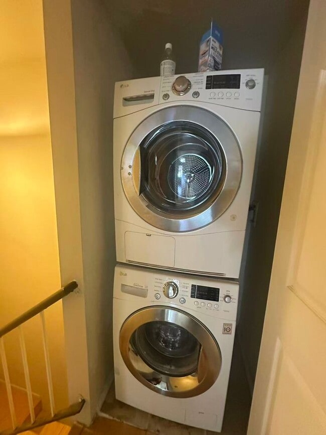 Building Photo - 2 BEDROOM HOME FOR LEASING IN Diamond Bar