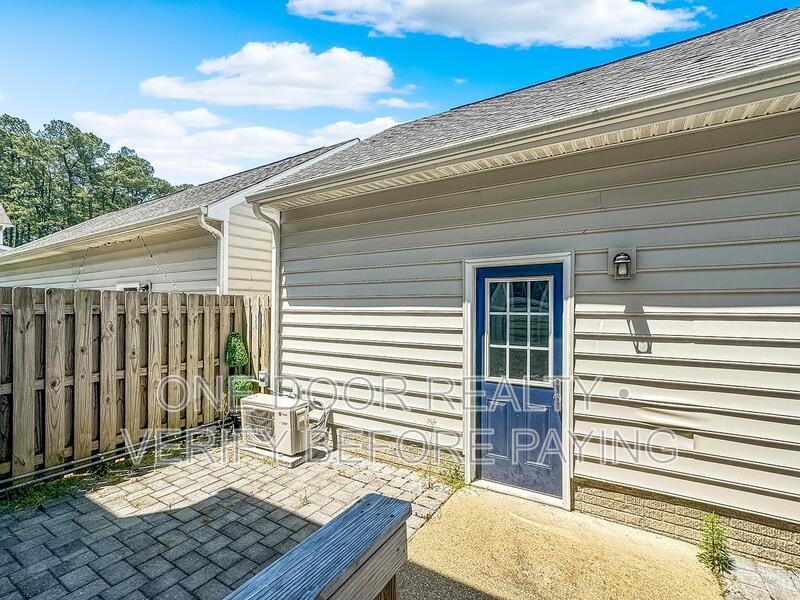 Building Photo - 402 Lewis Burwell Pl