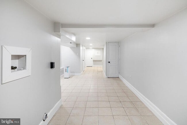 Building Photo - 3857 Wyalusing Ave