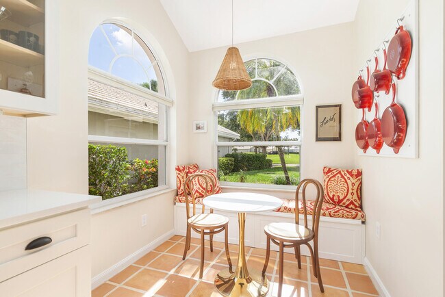 Building Photo - 2725 Meadowlark Ln