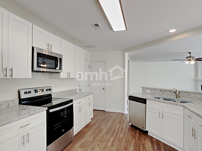 Building Photo - 5114 Wetlands Dr
