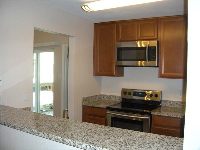 Building Photo - 114 E 31st St