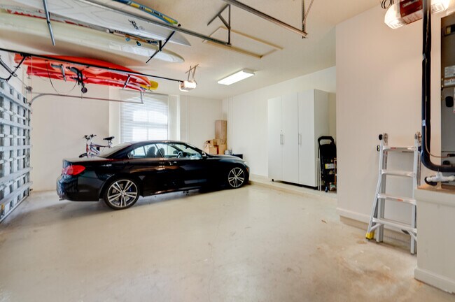 Building Photo - 119 Esperanza Way