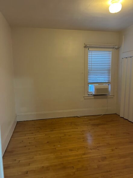 Building Photo - 2022 Murray Hill Rd