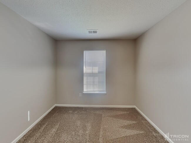 Building Photo - 2416 Smugglers Ct