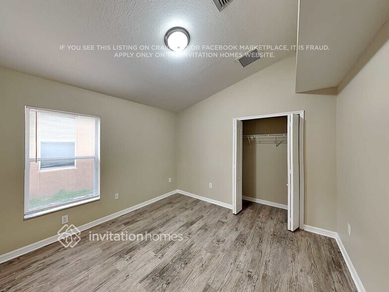 Building Photo - 8013 Alamosa Wood Ave