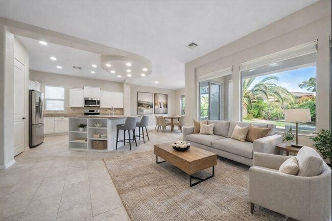 Building Photo - 13042 W Pinnacle Vista Dr