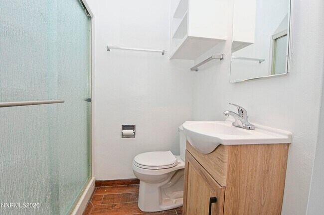 Building Photo - 536 La Rue Ave