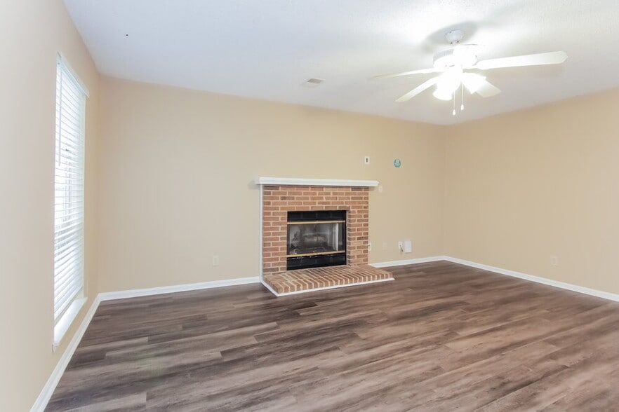 Building Photo - 8307 Houndstooth Dr