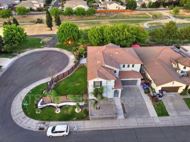 Building Photo - 5602 Jerry Litell Way