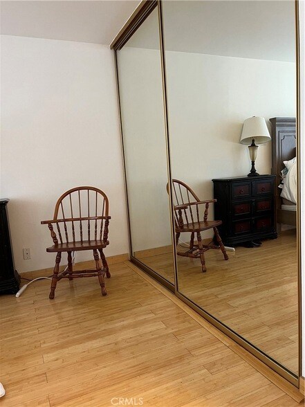 Building Photo - 10747 Wilshire Blvd