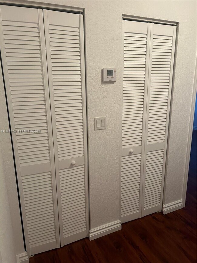 Building Photo - 3147 New York St