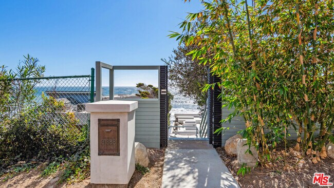 Building Photo - 31388 Broad Beach Rd