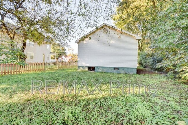 Building Photo - 409 Hunter St