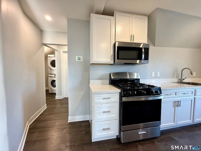 Building Photo - 7 Burritt Ave