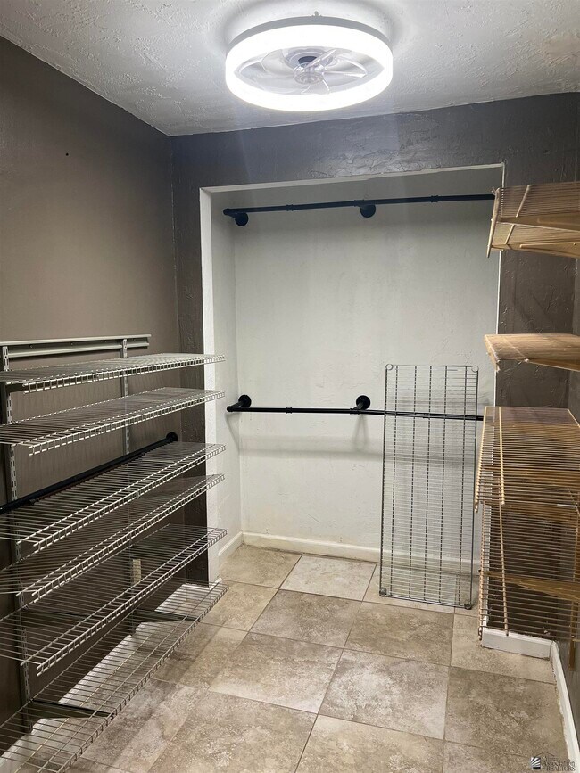 Building Photo - 1294 W 19th St