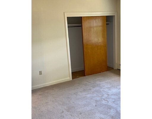 Building Photo - 5 Lakeview Gardens