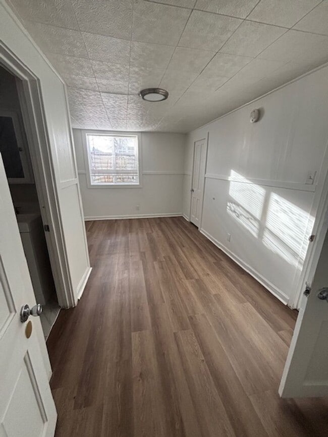 Building Photo - 1808 E 19th St