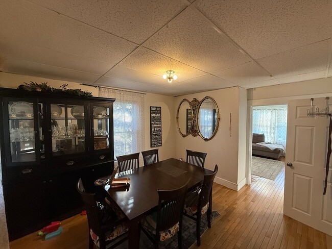 Building Photo - 76 Fowle St