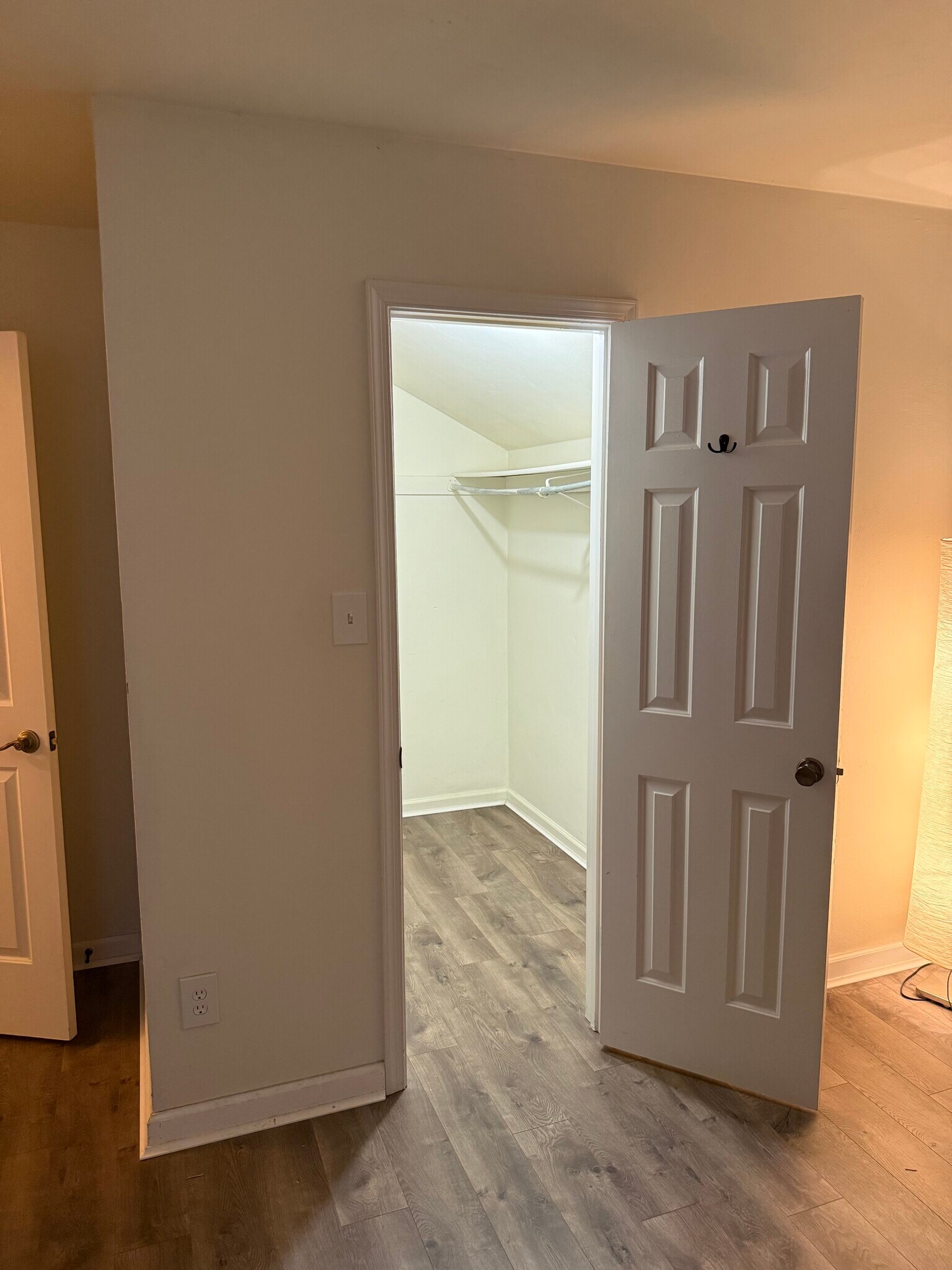 Building Photo - 713 Goodard Dr