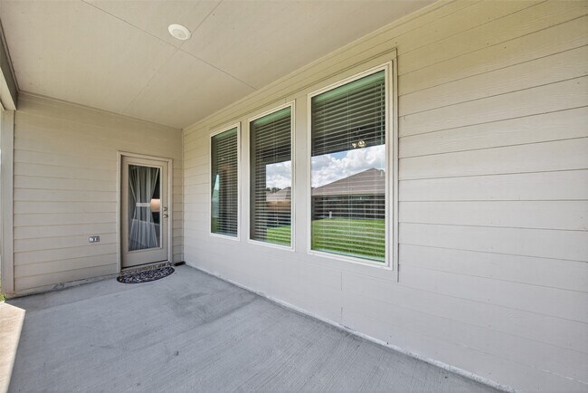 Building Photo - 18222 Humber River Ln