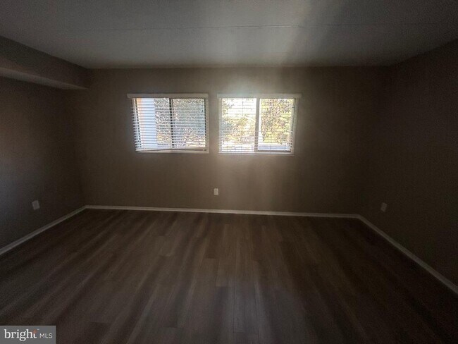 Building Photo - 5645 Harpers Farm Rd