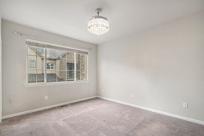 Building Photo - Stunningly Updated 3-Bedroom, 2-Bathroom T...