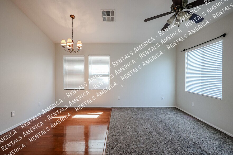 Building Photo - 9233 E Neville Ave