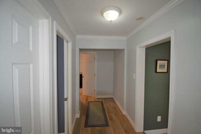 Building Photo - 8811 Badger Dr