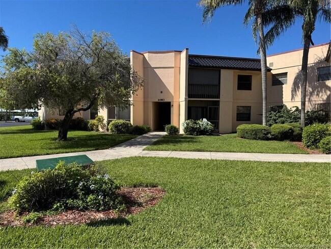 Building Photo - 2083 NE Collins Cir