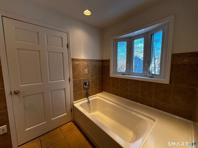 Building Photo - 97 Godfrey Rd