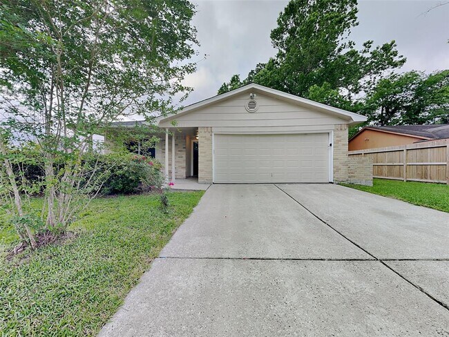 Building Photo - 11122 Drakeland Dr