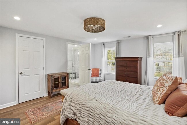 Building Photo - 408 Blue Ridge Ave NE