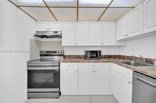 Building Photo - 8103 Camino Real