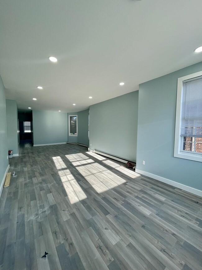 Building Photo - 40 Stegman St