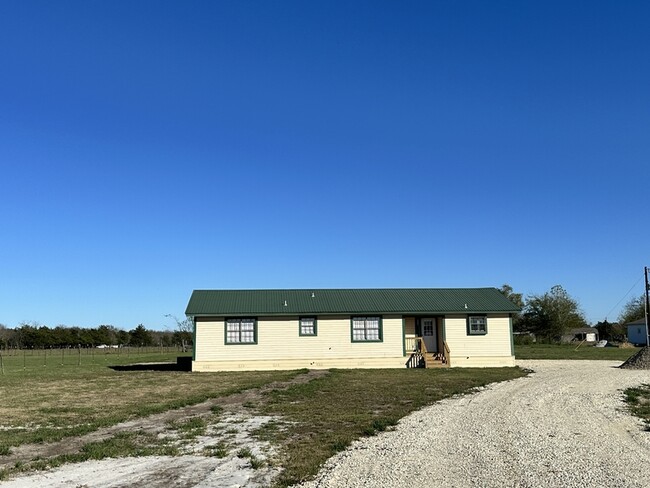 Building Photo - 1957 FM 2649