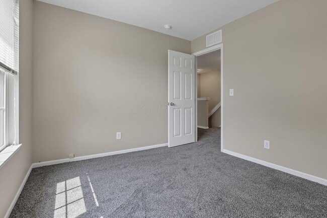 Building Photo - 1218 Green Dr