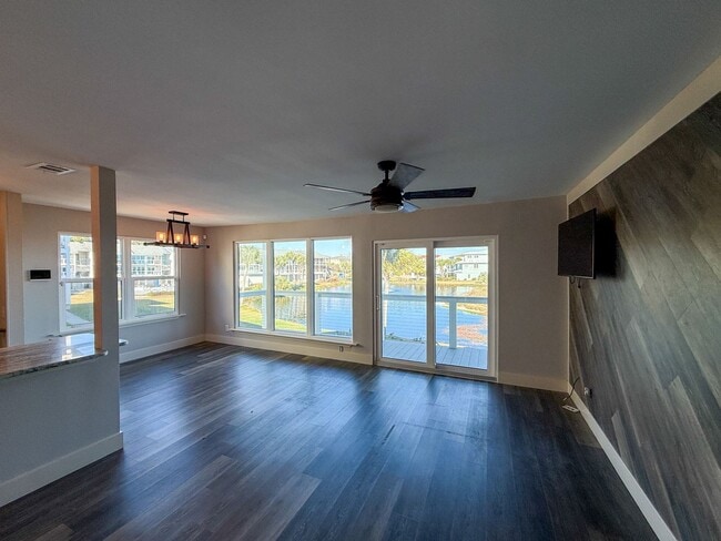 Building Photo - Completely renovated 2 bedroom 2 bath waterfront condo for rent near Pensacola Beach!