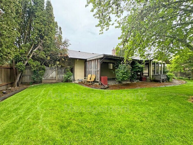 Building Photo - 2350 NW Green Cir