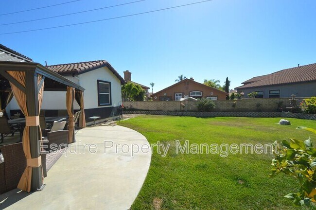 Building Photo - 4510 El Corazon Ct