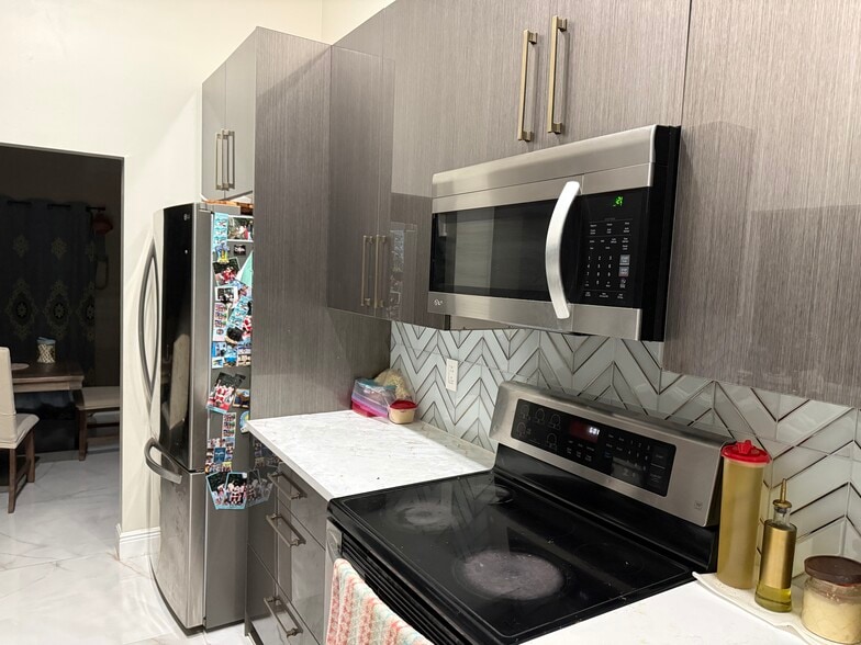 Building Photo - 6420 Via Tierra
