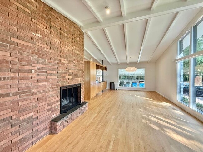 Building Photo - 3322 Ocotea St