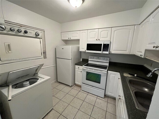 Building Photo - 1610 NW 52nd Ave